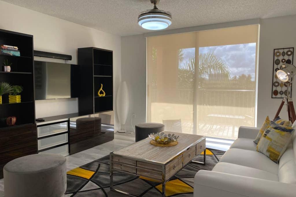 Yacht Club At Aventura 2 Bed 2 Bath Luxurius Cozy Brand New 2020 Apartamento Exterior foto
